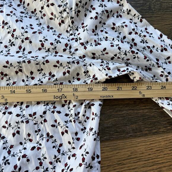 Express Women’s Floral Button Down Shirt White Red Black Roses Slim Fit NWT M - Picture 6 of 6